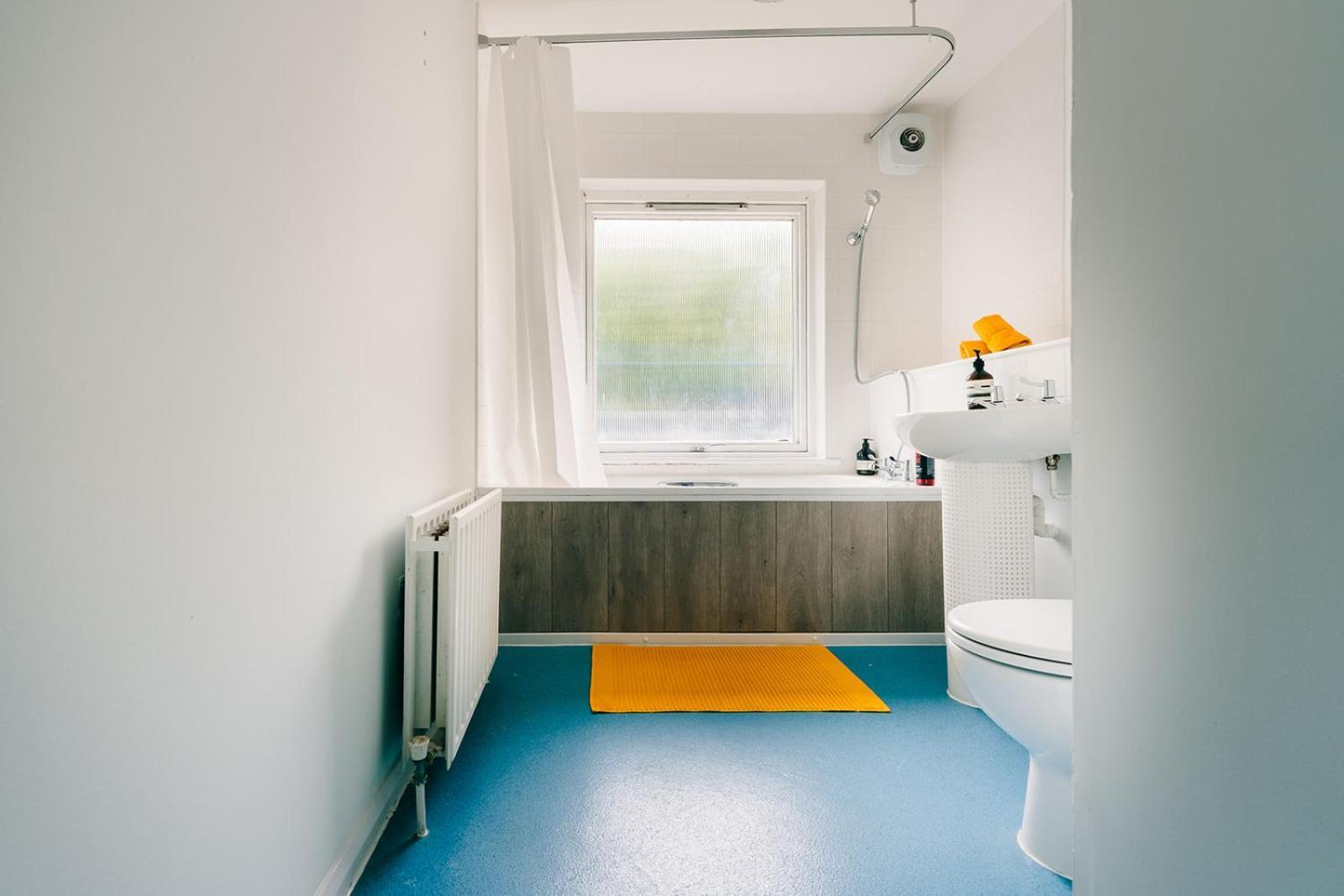 2 Bedroom Near Bridge With A Garden Апартаменты